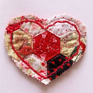Hand quilter heart shape coaster cotton thread and lace